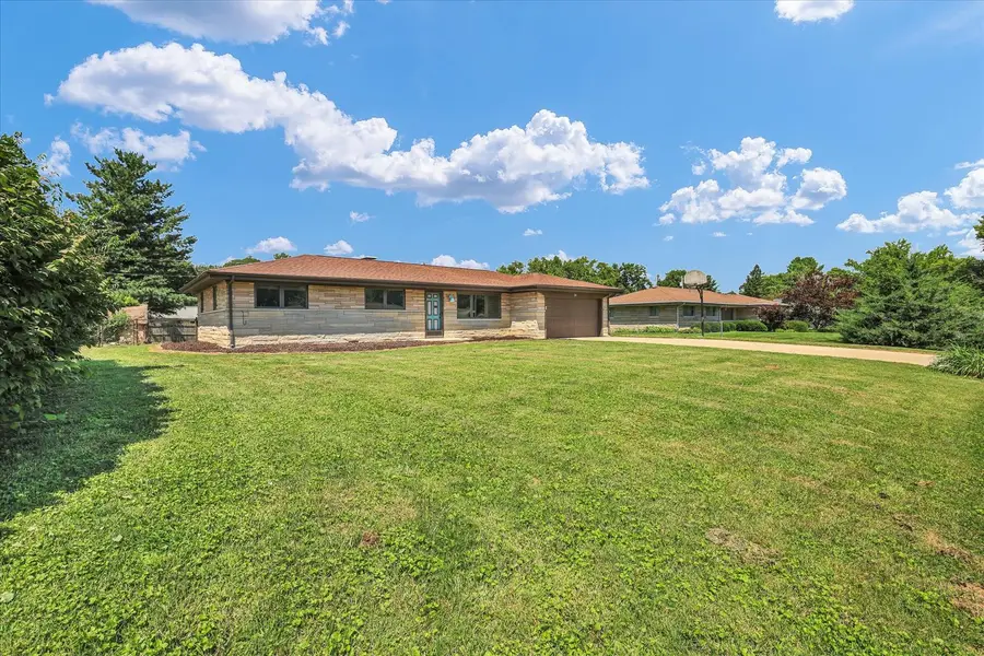 24 Lake Knolls Drive, Chatham, IL 62629 - #3