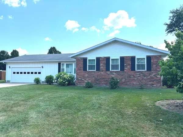 222 Northwood Lane, Salem, IL 62881