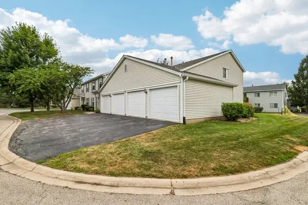 657 Thorntree Court #C2, Bartlett, IL 60103