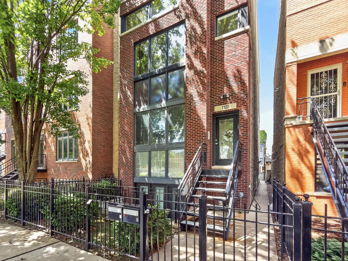 1320 W Grenshaw Street #2, Chicago, IL 60607 - #1