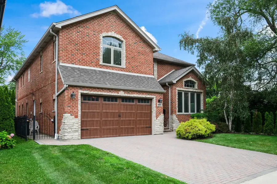 6834 N Kedvale Avenue, Lincolnwood, IL 60712 - #2