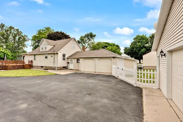 203 E Lake Street, Ashkum, IL 60911 - #3