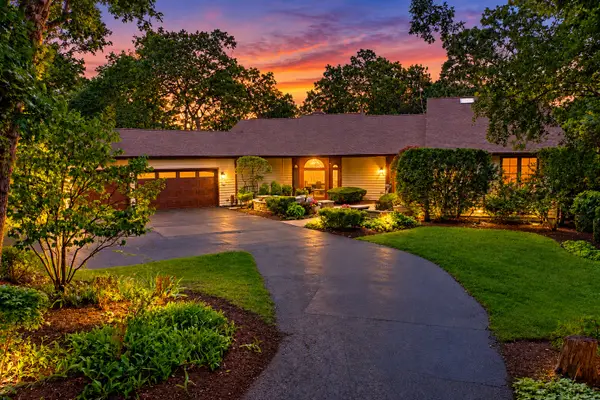75 Miller Road, Hawthorn Woods, IL 60047