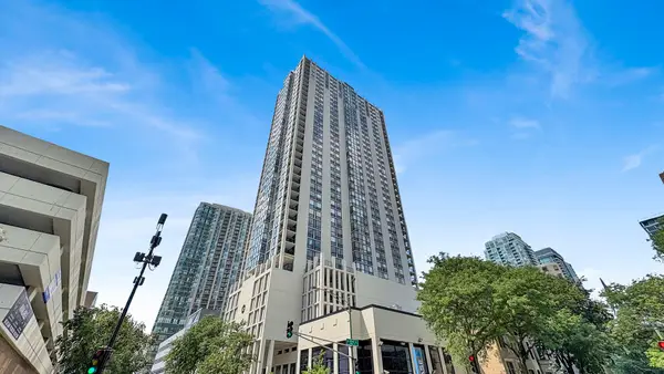 1122 N Clark Street #1402, Chicago, IL 60610