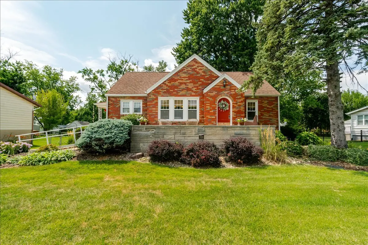 111 Loren Street, Washington, IL 61571 - #1