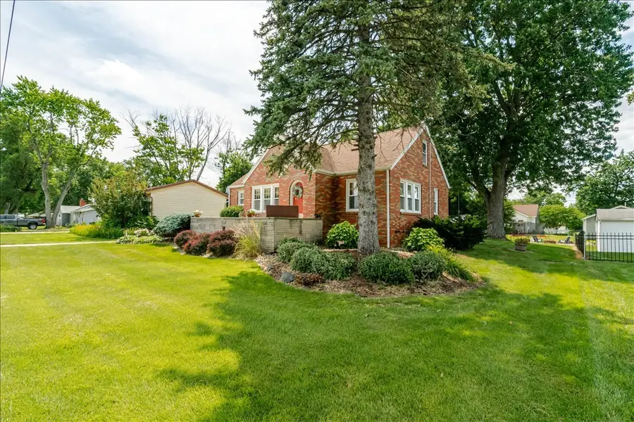 111 Loren Street, Washington, IL 61571 - #2