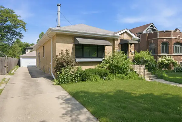 940 N Oak Park Avenue, Oak Park, IL 60302
