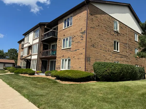 4924 Circle Court #404, Crestwood, IL 60418