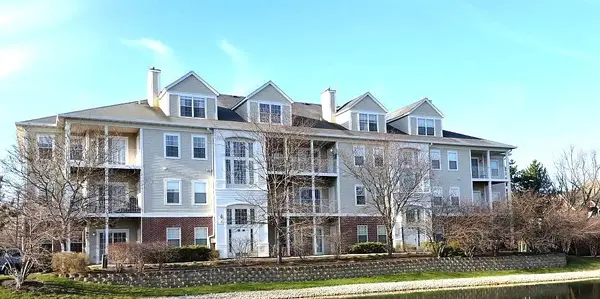 3333 Stratford Court #3F, Lake Bluff, IL 60044