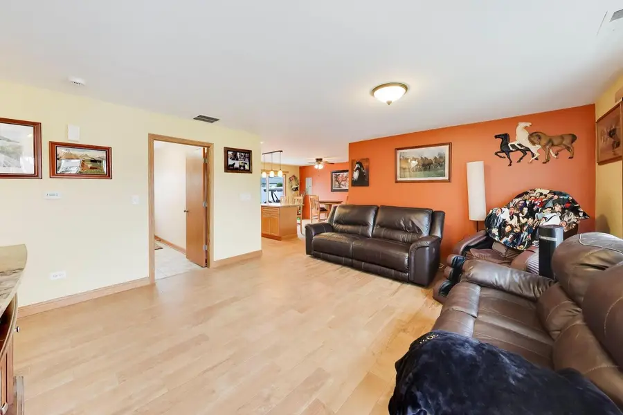 519 Kenyon Avenue, Romeoville, IL 60446 - #3