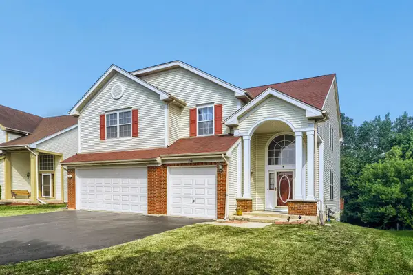 16 Clover Circle, Streamwood, IL 60107