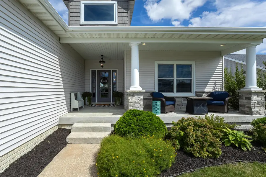 5789 Texas Drive, Bettendorf, IA 52722 - #2