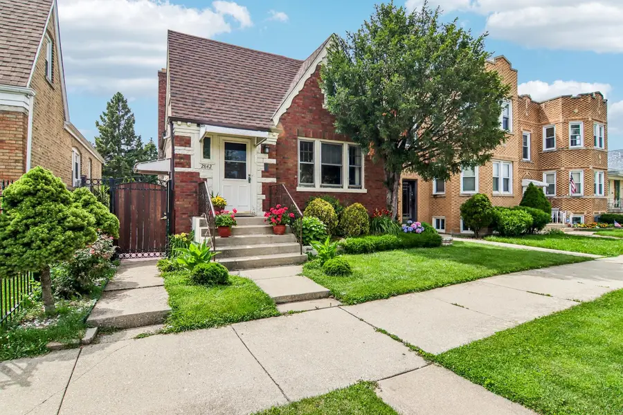 2842 N Mont Clare Avenue, Chicago, IL 60634 - #2
