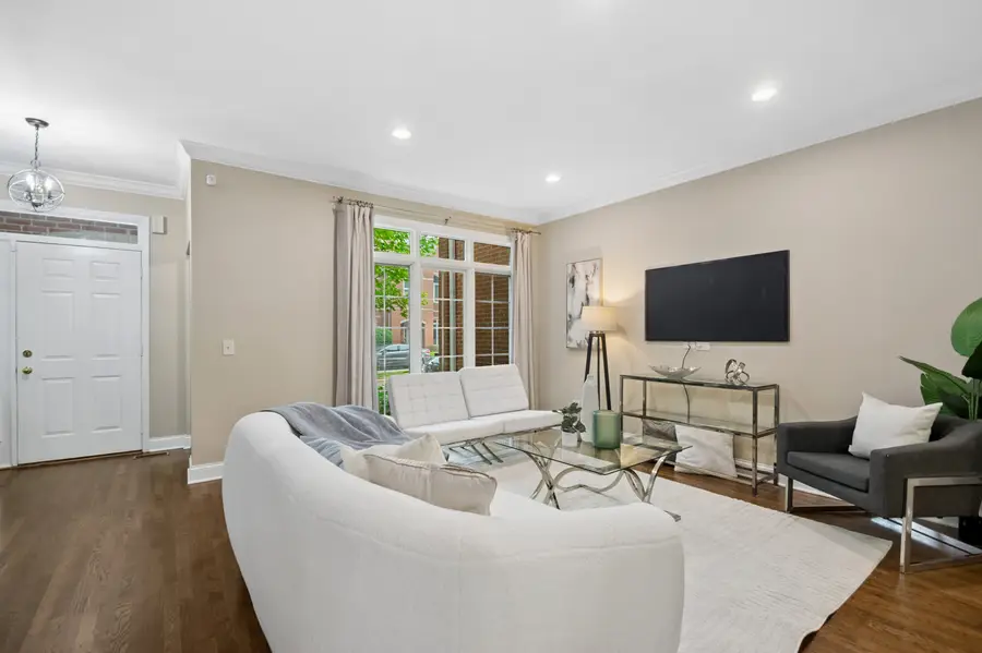 4265 W Thorndale Avenue, Chicago, IL 60646 - #3