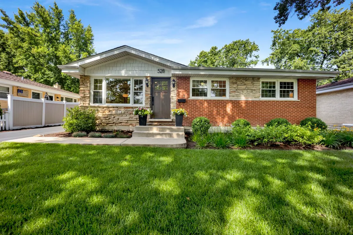 528 Kipling Court, Wheaton, IL 60187 - #1
