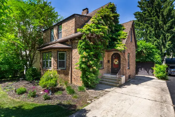 815 N Eagle Street, Naperville, IL 60563