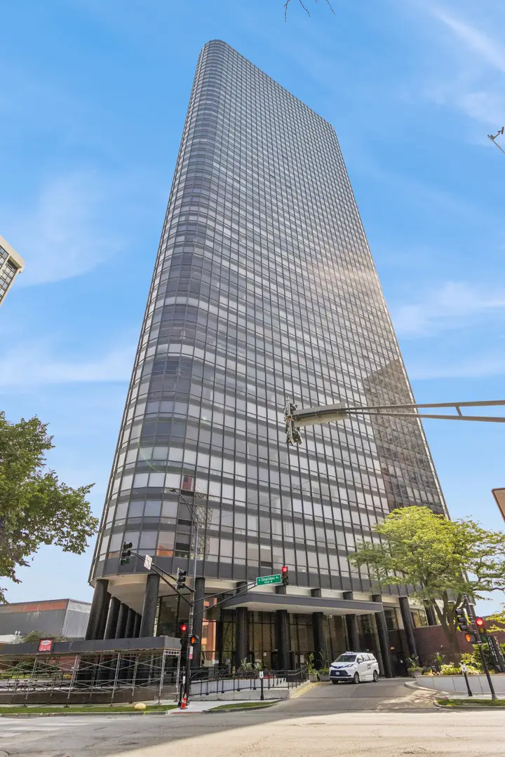 5415 N Sheridan Road #5206, Chicago, IL 60640 - #1
