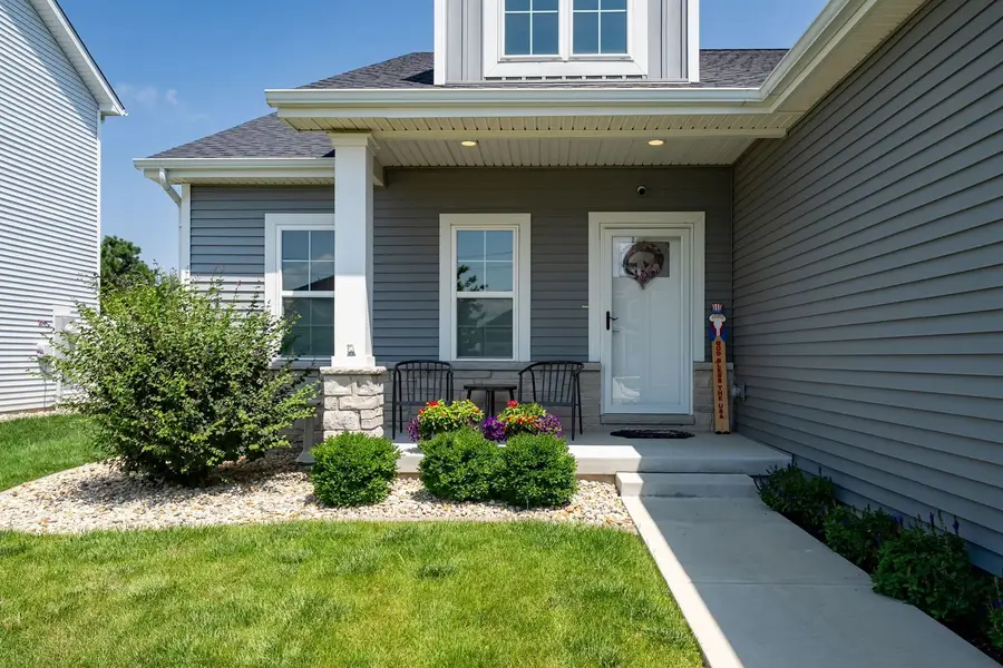 16 Stonehouse Court, Bloomington, IL 61705 - #2