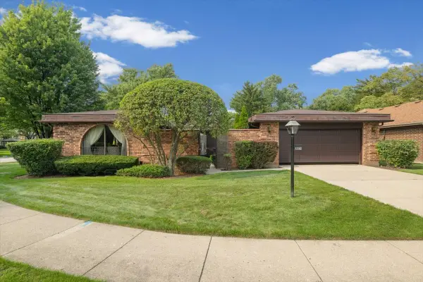 2350 Greenwood Road, Northbrook, IL 60062