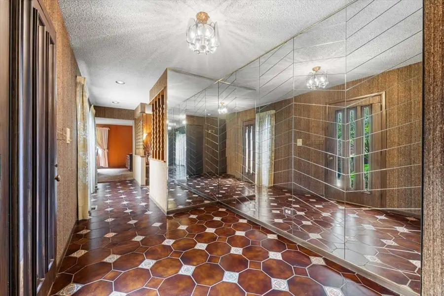 2350 Greenwood Road, Northbrook, IL 60062 - #2