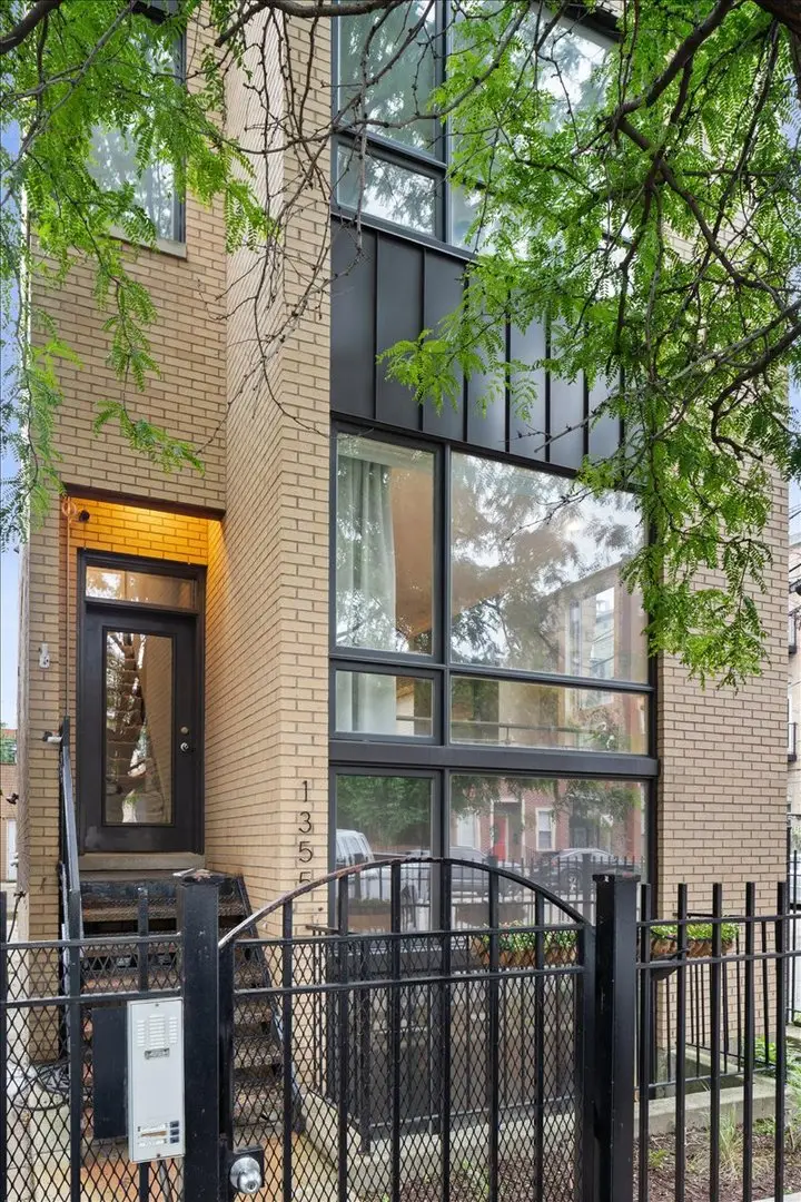 1355 W Erie Street #1, Chicago, IL 60622 - #2