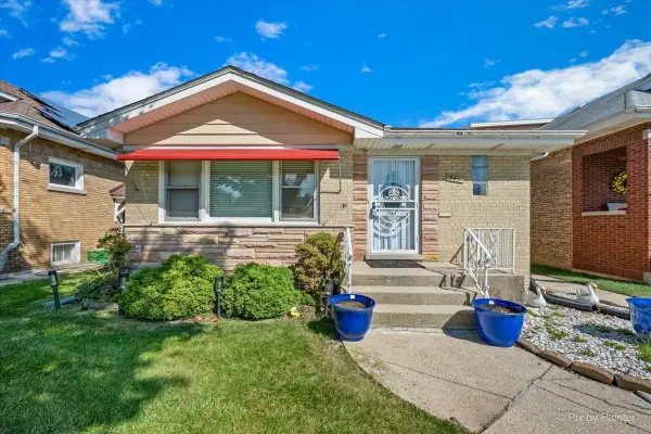 743 Newcastle Avenue, Westchester, IL 60154