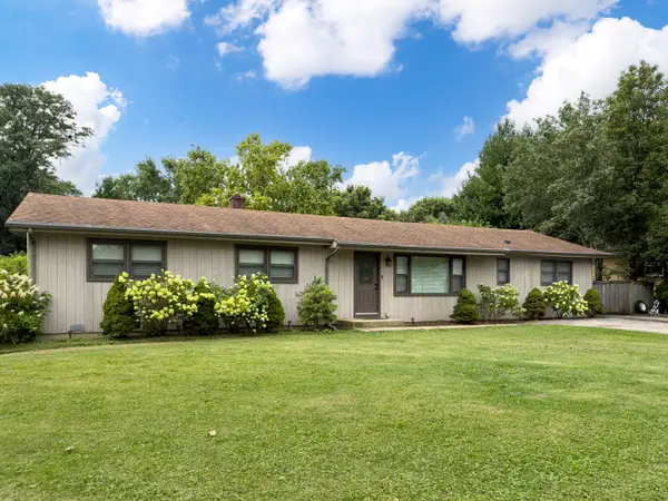 23W477 Burdette Avenue, Carol Stream, IL 60188