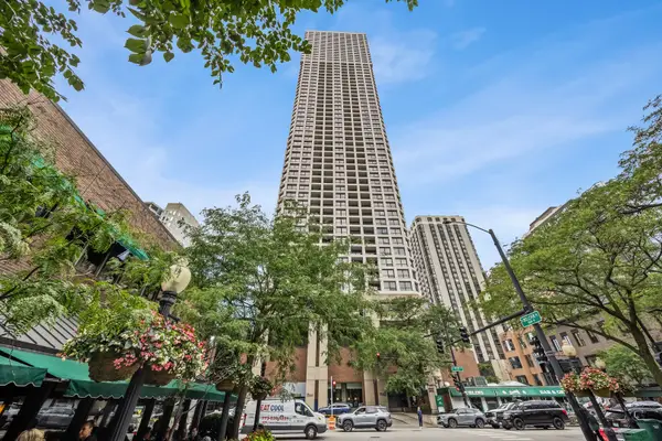 1030 N State Street #40F, Chicago, IL 60610