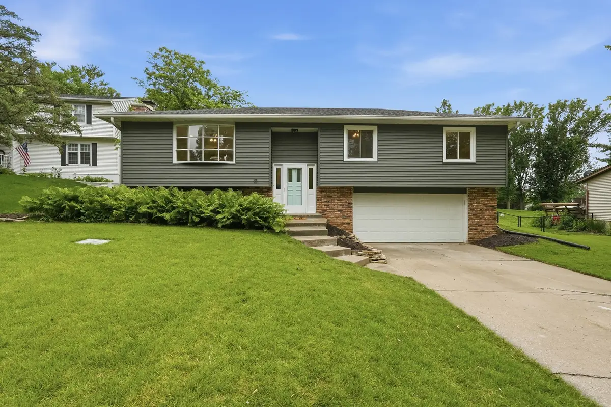 1721 E 42nd Court, Davenport, IA 52807 - #1