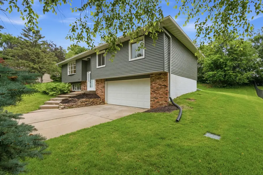 1721 E 42nd Court, Davenport, IA 52807 - #2