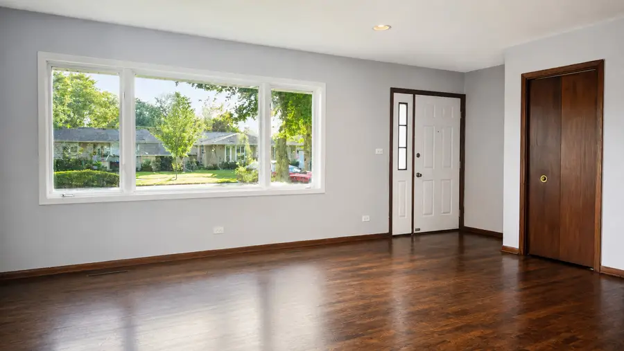 2125 Plainfield Drive, Des Plaines, IL 60018 - #2