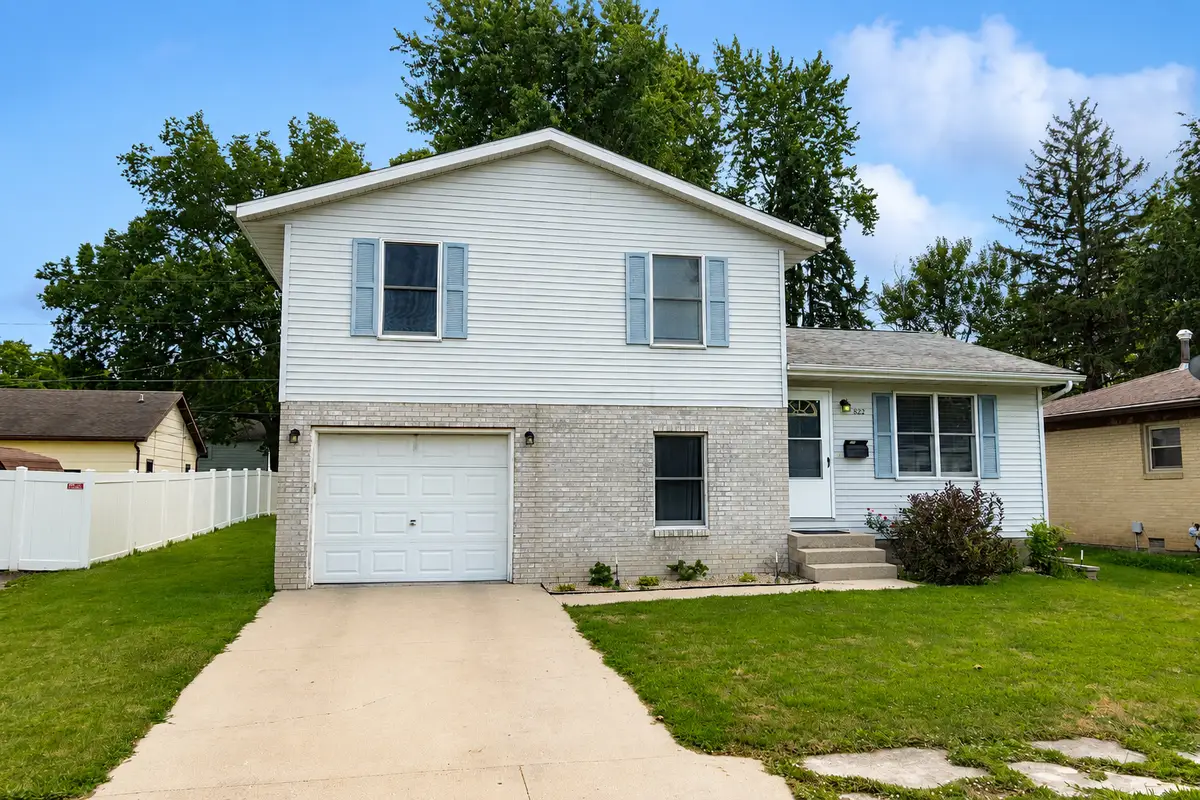 822 E Washington Street, Pontiac, IL 61764 - #1