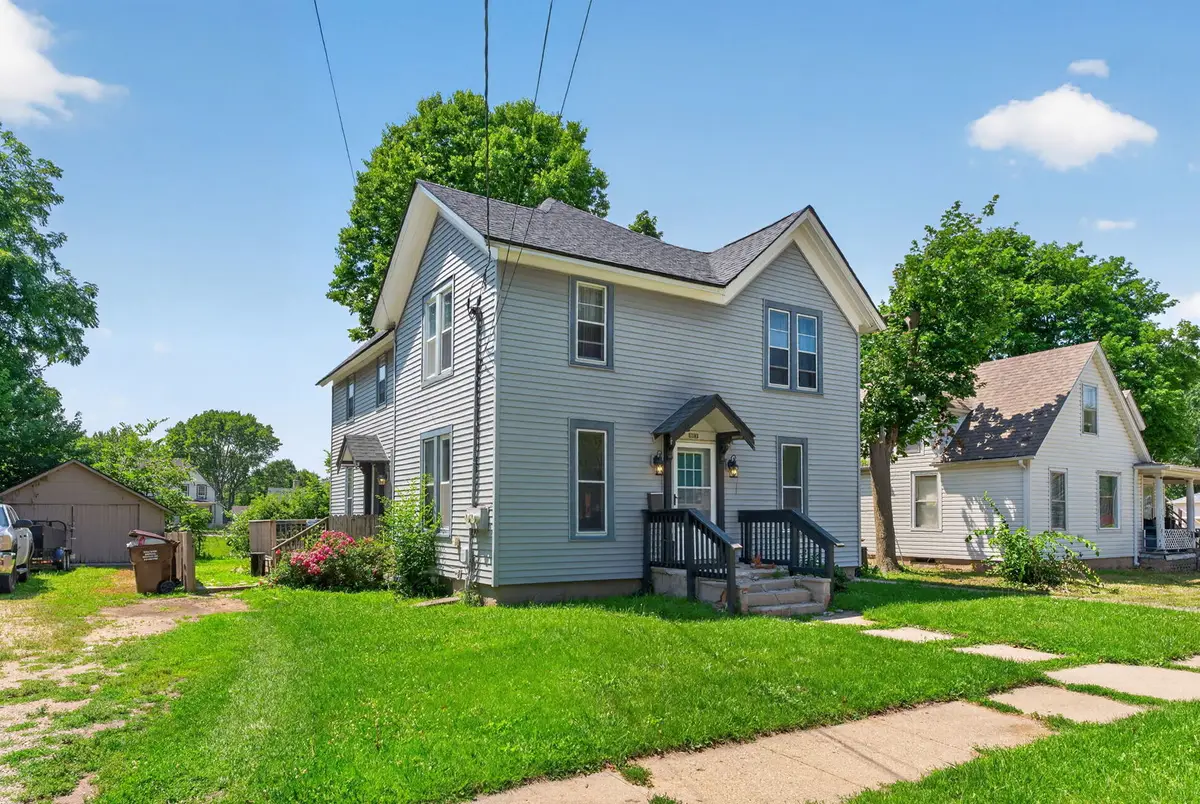 807 Garfield Avenue, Belvidere, IL 61008 - #1