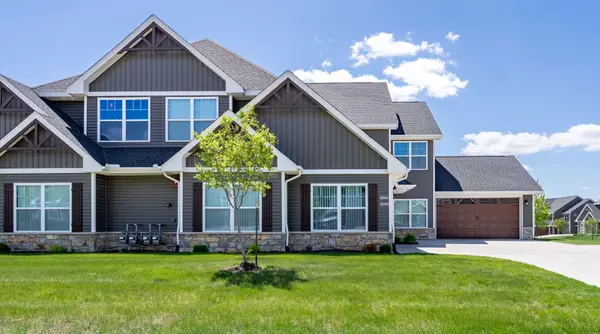 2939 Shanes Way, Bettendorf, IA 52722