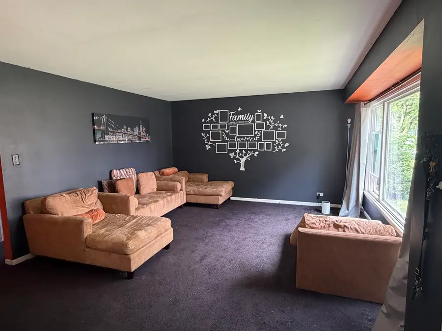 834 W Strieff Lane, Glenwood, IL 60425 - #3