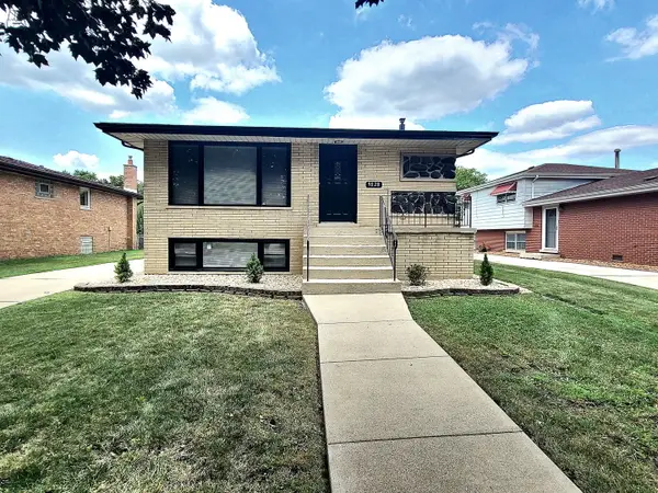 9028 Meade Avenue, Oak Lawn, IL 60453