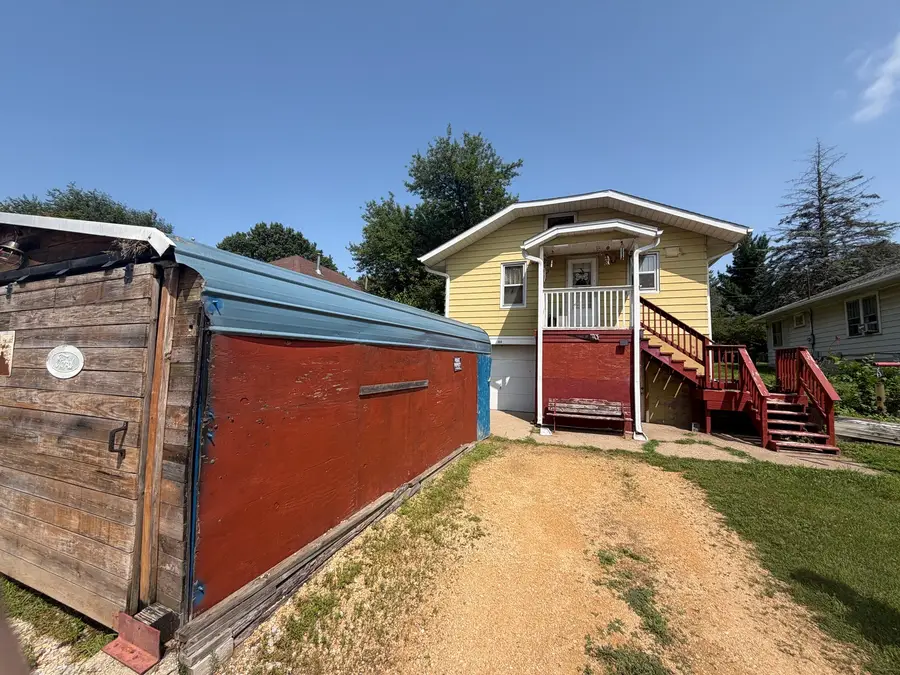 1513 South Bluff Boulevard, Clinton, IA 52732 - #2