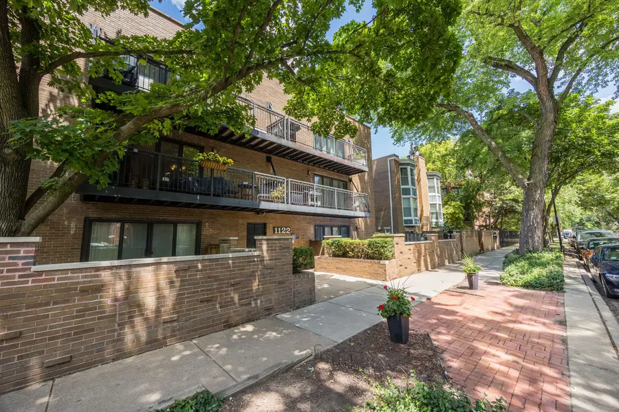 1122 W Altgeld Street #8, Chicago, IL 60614 - #3