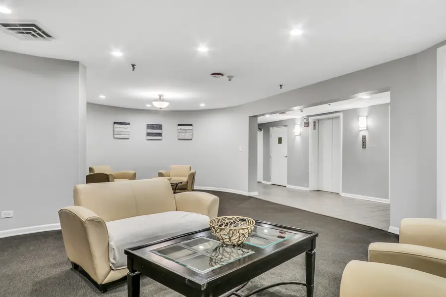 250 W Parliament Place #219, Mount Prospect, IL 60056 - #3