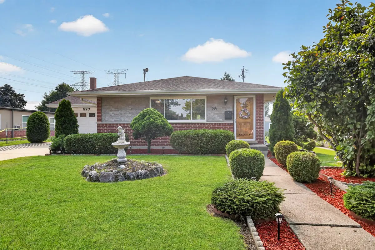 576 Dara James Road, Des Plaines, IL 60016 - #1