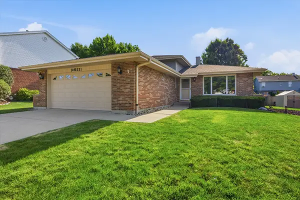 10S221 Suffield Drive, Downers Grove, IL 60516