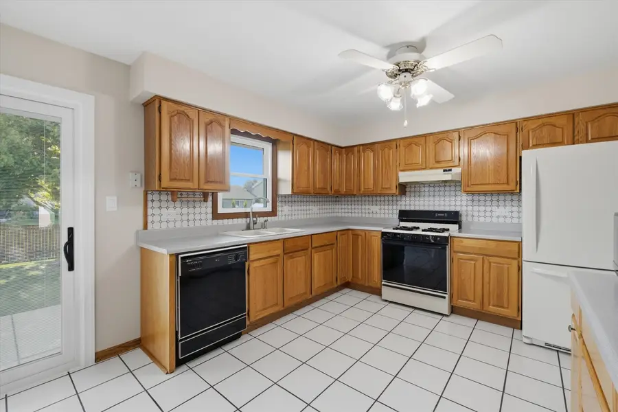 10S221 Suffield Drive, Downers Grove, IL 60516 - #3