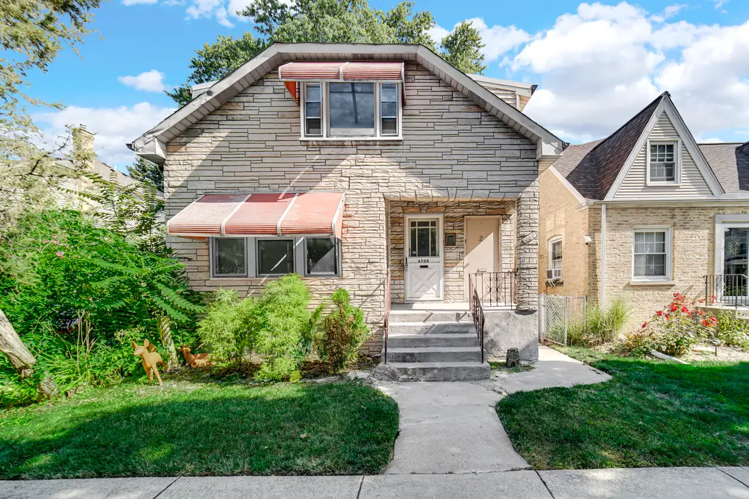 6704 W Albion Avenue W, Niles, IL 60714 - #1