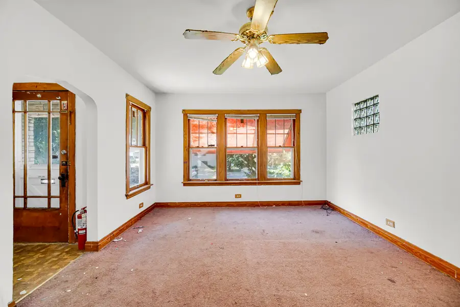 6704 W Albion Avenue W, Niles, IL 60714 - #3
