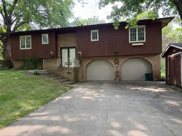 28 Crestview Drive, Geneseo, IL 61254