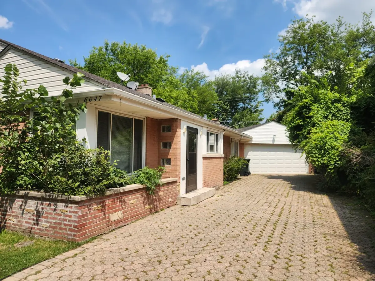 6647 N Lawndale Avenue, Lincolnwood, IL 60712 - #1