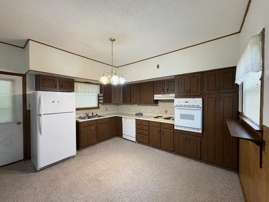 205 N Poplar Street, De Soto, IL 62924 - #3