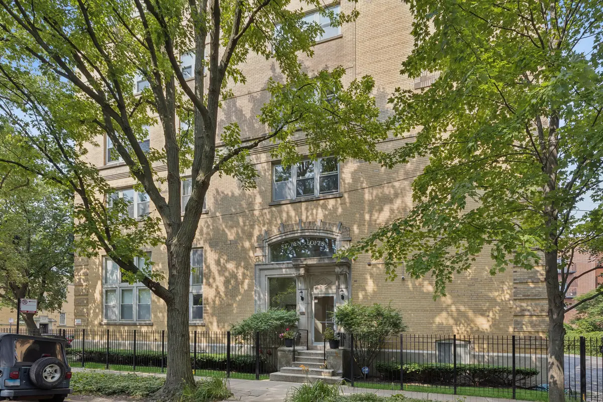 3900 N Claremont Avenue #205, Chicago, IL 60618 - #1