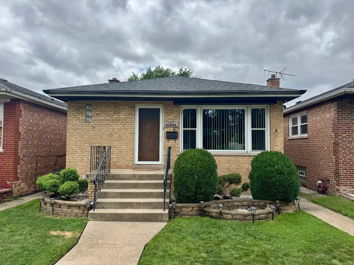 10806 S Avenue O, Chicago, IL 60617 - #1