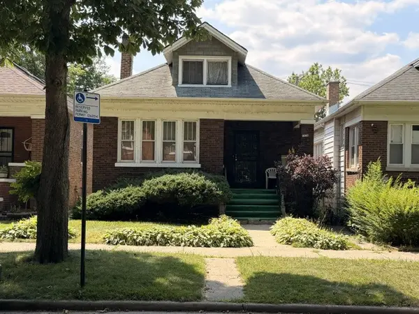 7834 S Paxton Avenue, Chicago, IL 60649